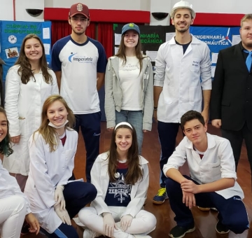 Alunos do CI promovem Feira de Profiss&otilde;es
