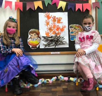 Col&eacute;gio Imperatriz Dona Leopoldina comemora as festas juninas