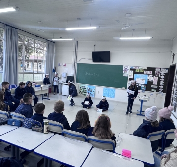 Apresenta&ccedil;&atilde;o teatral dos segundos anos inspirada na obra �Frederick�